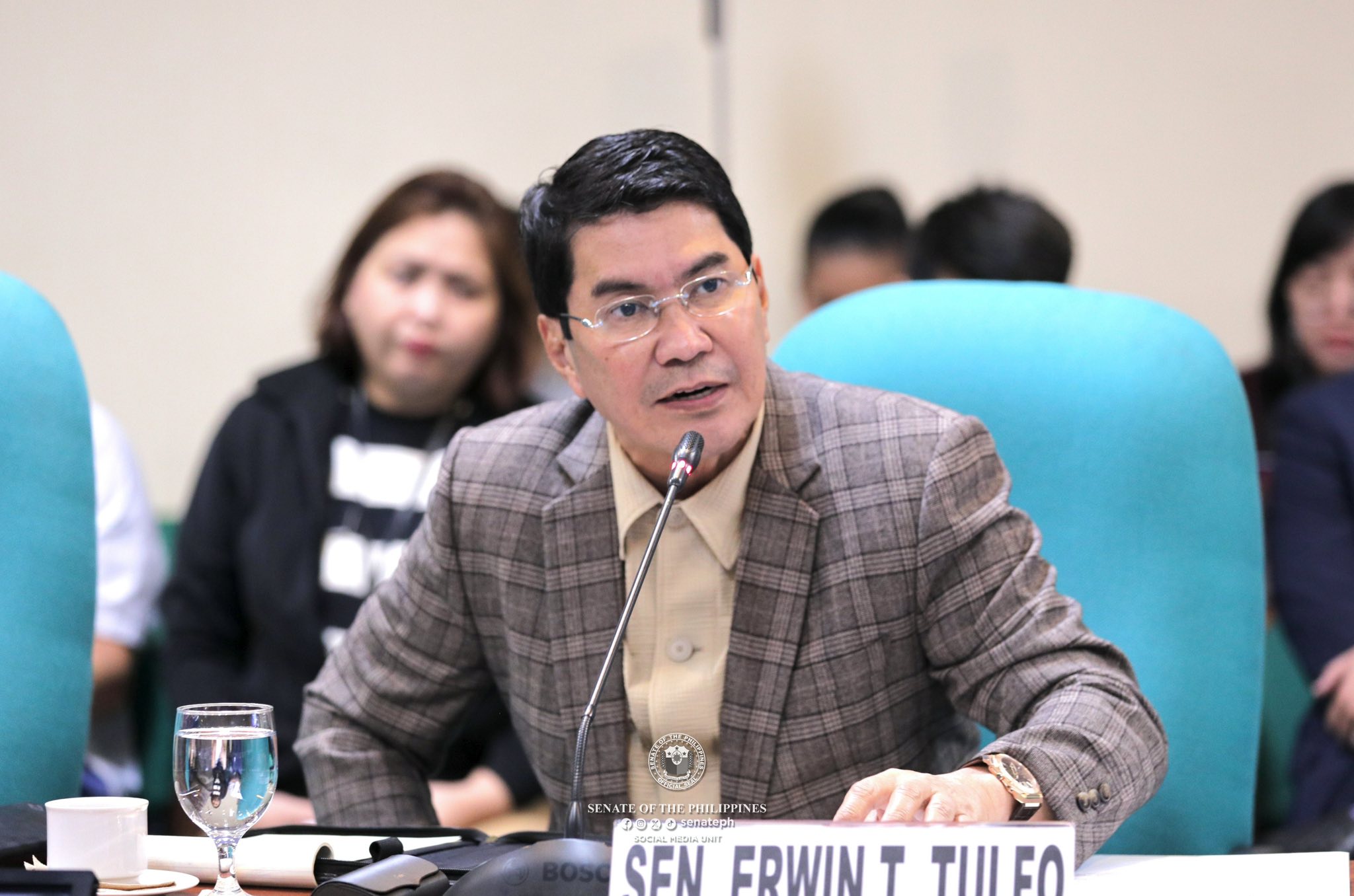 BIR personnel na sangkot sa ‘LOA scheme’ pahaharapin sa Senado | Police ...